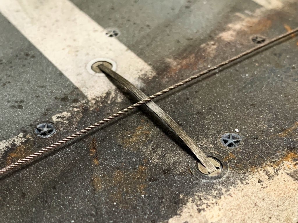 現用空母アレスティングギアセット (Arresting-gear set)