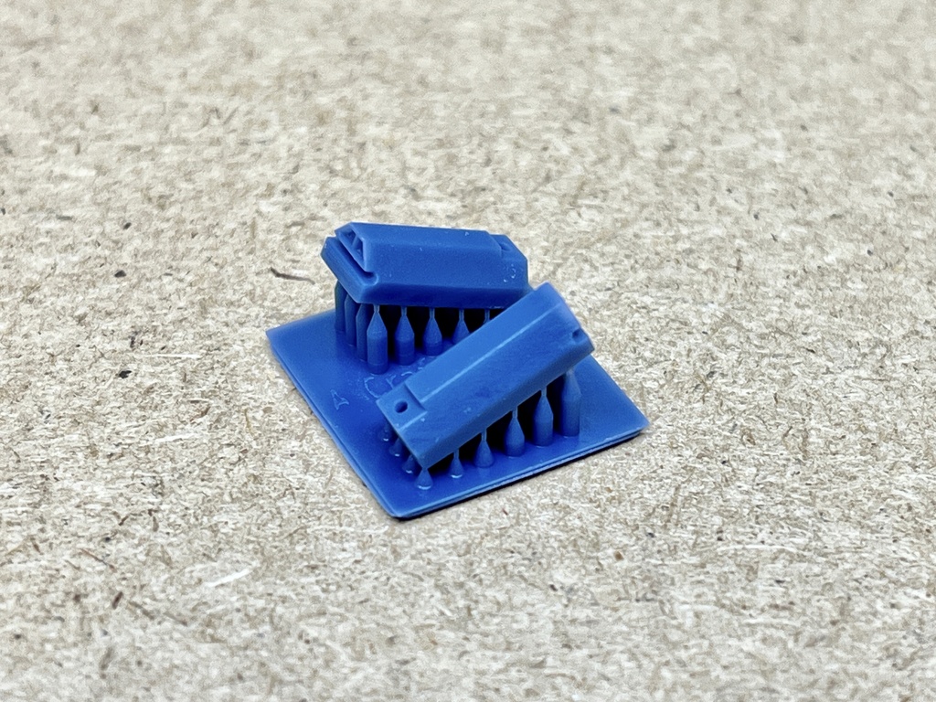 現用米空軍タイヤ止めブロック(1/48) 3個セット / U.S. Air Force Wheel Chocks (1/48) Set of 3