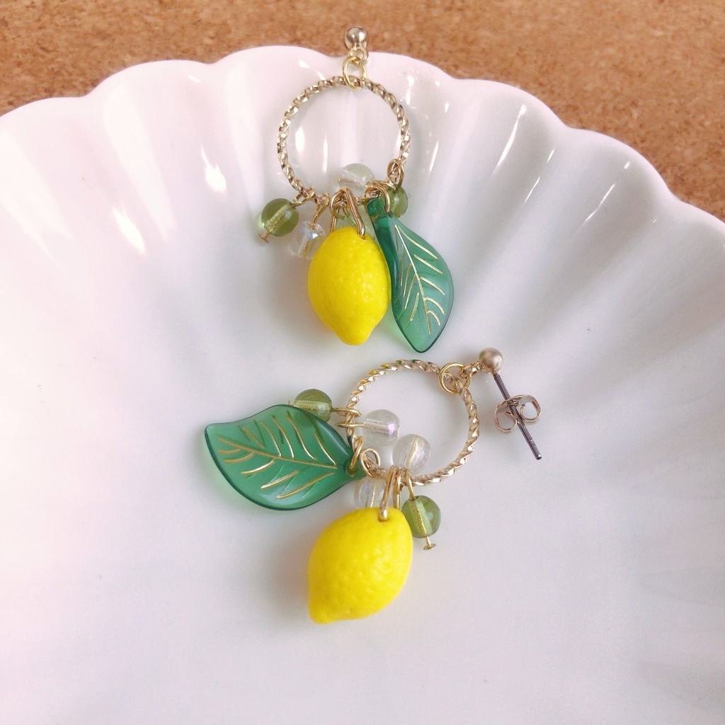 チェコレモン(アクリルリーフ)ピアス、イヤリング