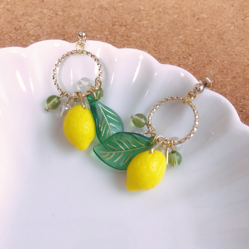 チェコレモン(アクリルリーフ)ピアス、イヤリング