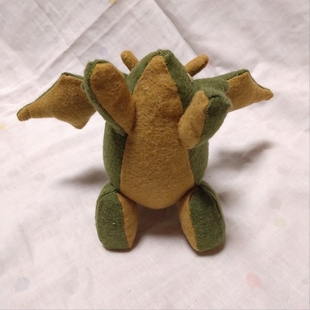 もちもちドラゴンぬいぐるみ4号