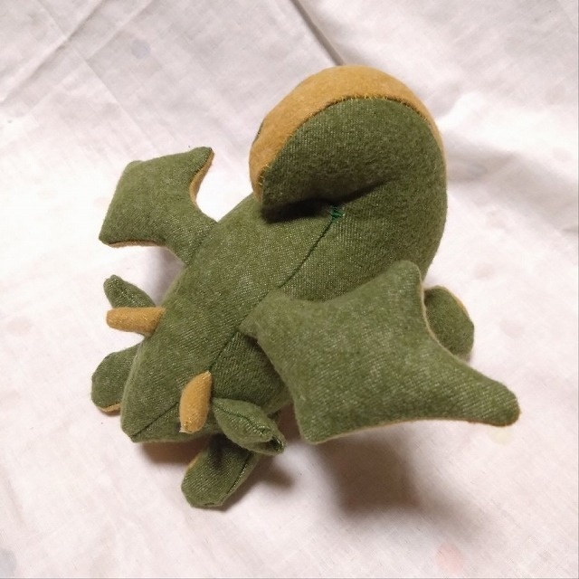 もちもちドラゴンぬいぐるみ4号