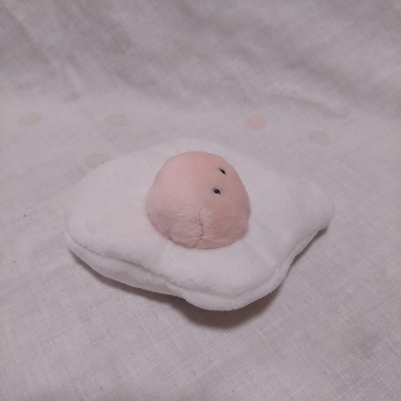 勇ましいチビの目玉焼きスライムぬいぐるみ