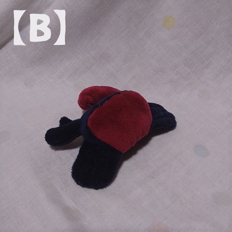 シオマネキぬいぐるみ