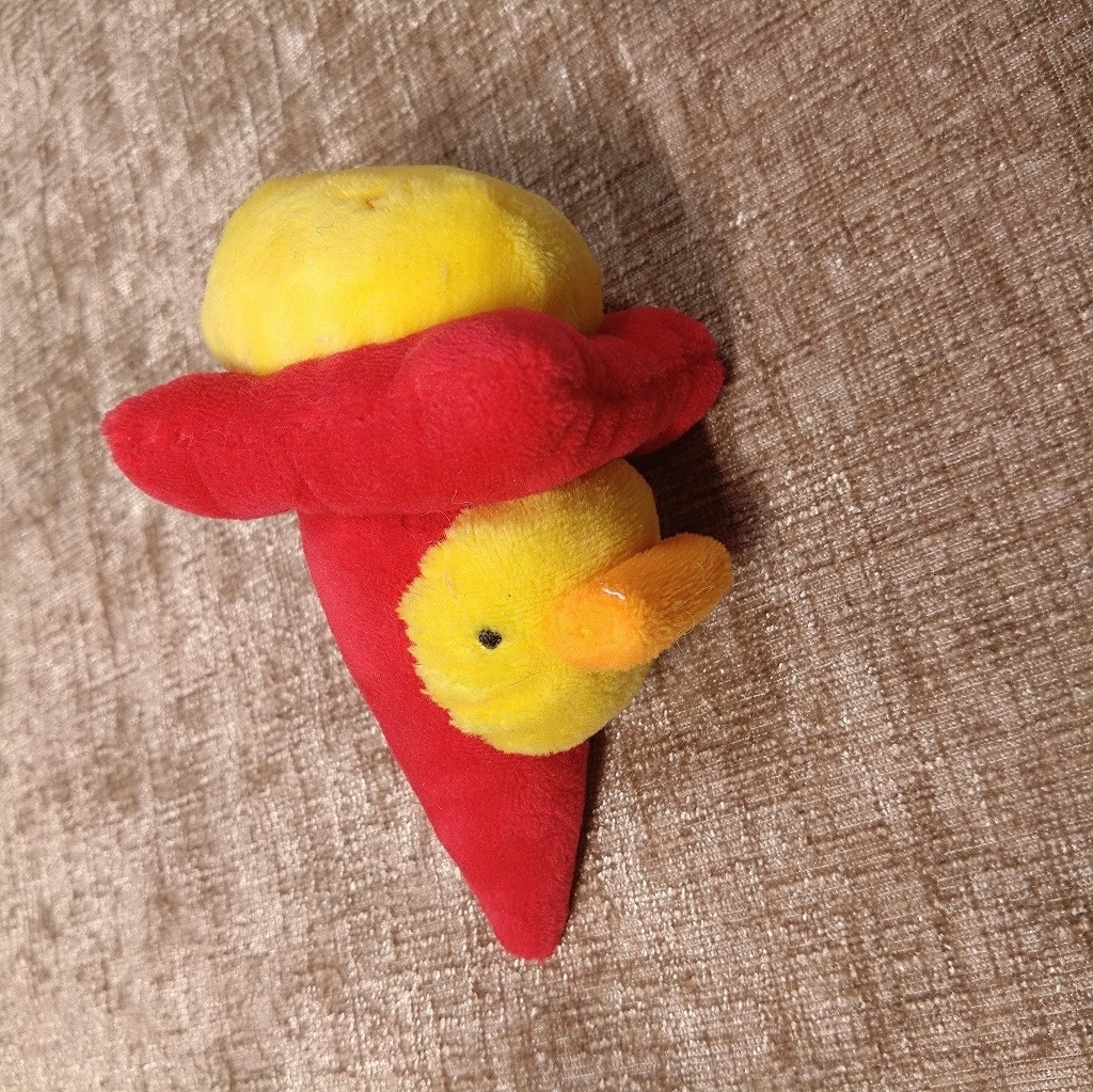 ぴよパイロンぬいぐるみ