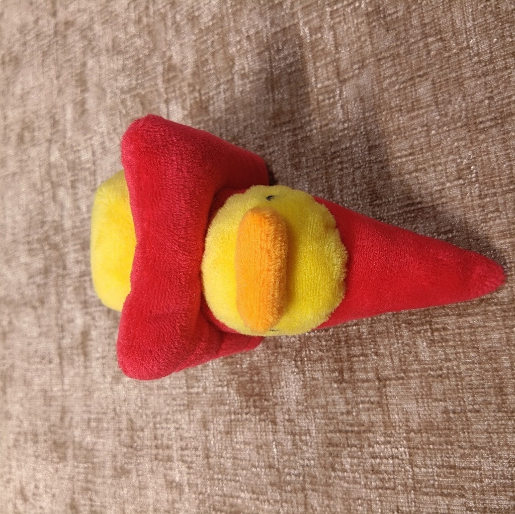 ぴよパイロンぬいぐるみ