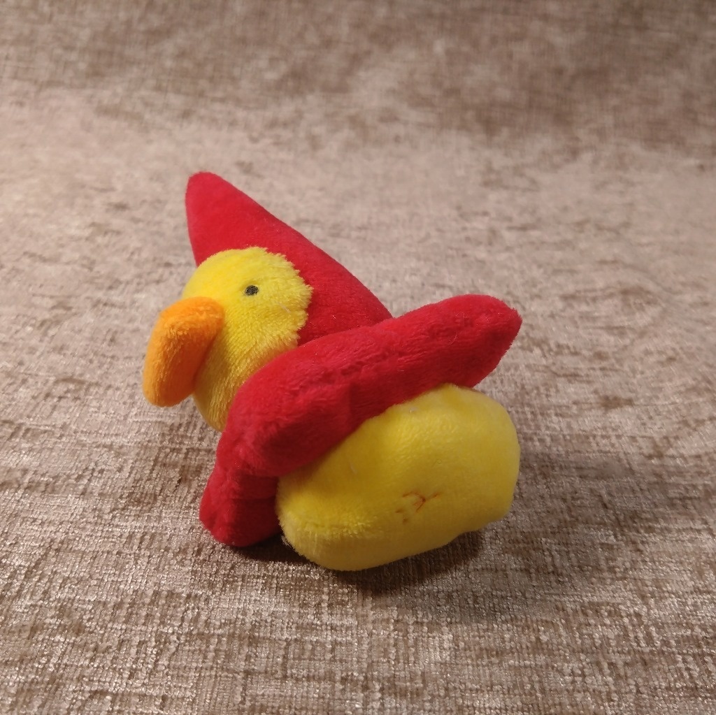 ぴよパイロンぬいぐるみ