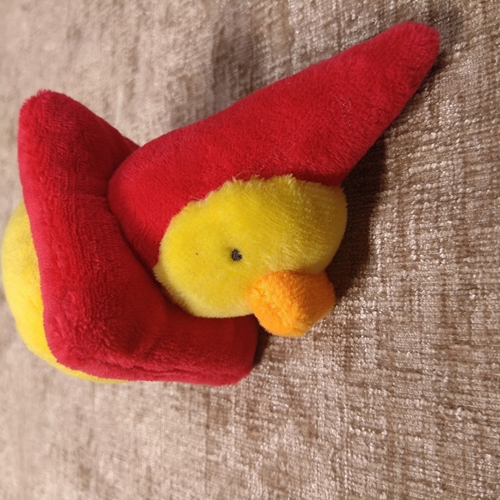 ぴよパイロンぬいぐるみ