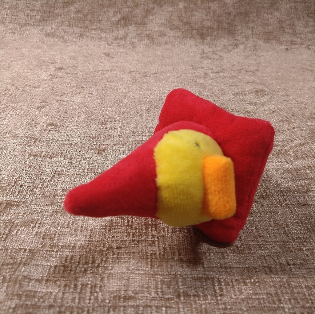 ぴよパイロンぬいぐるみ