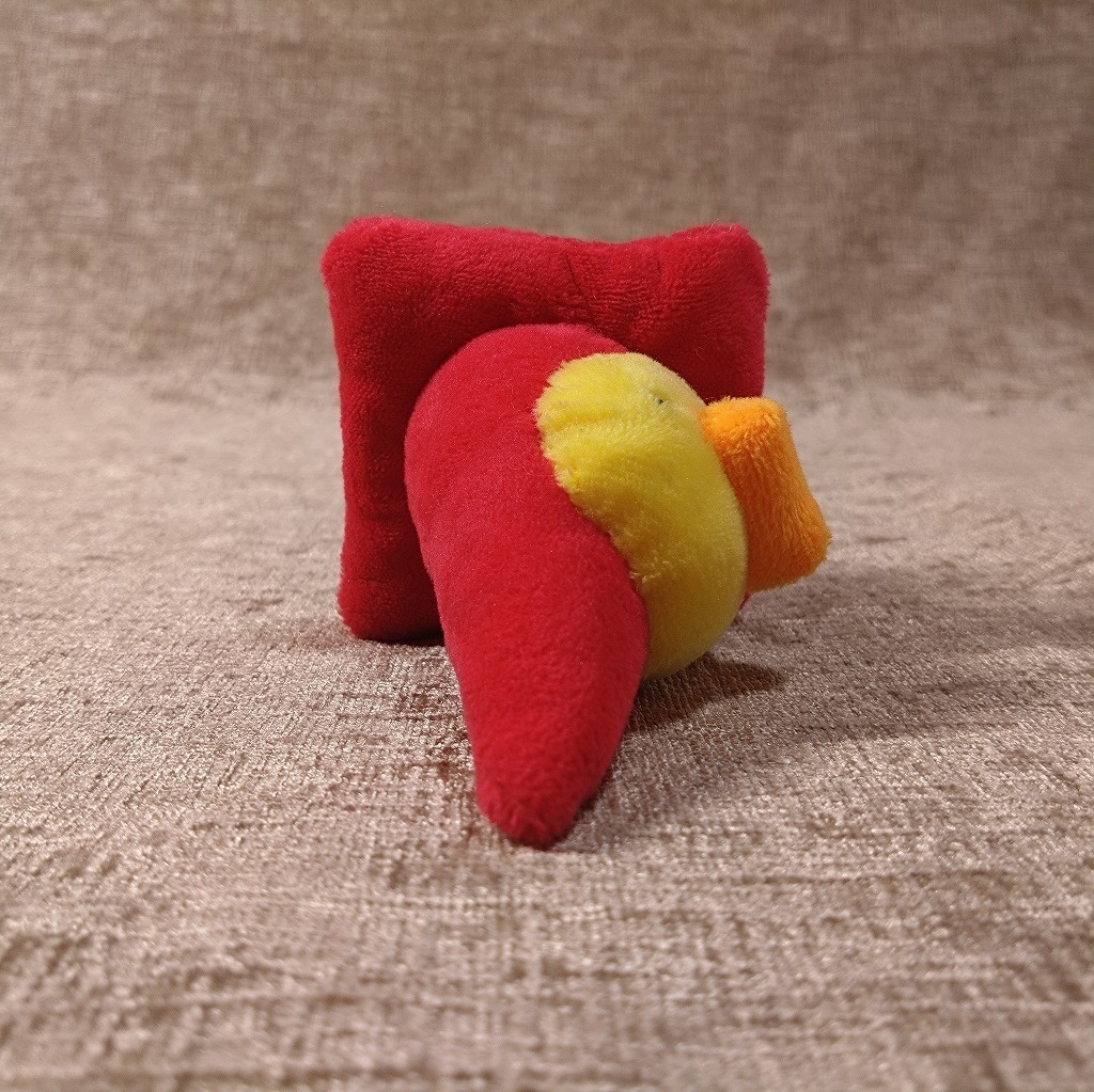 ぴよパイロンぬいぐるみ