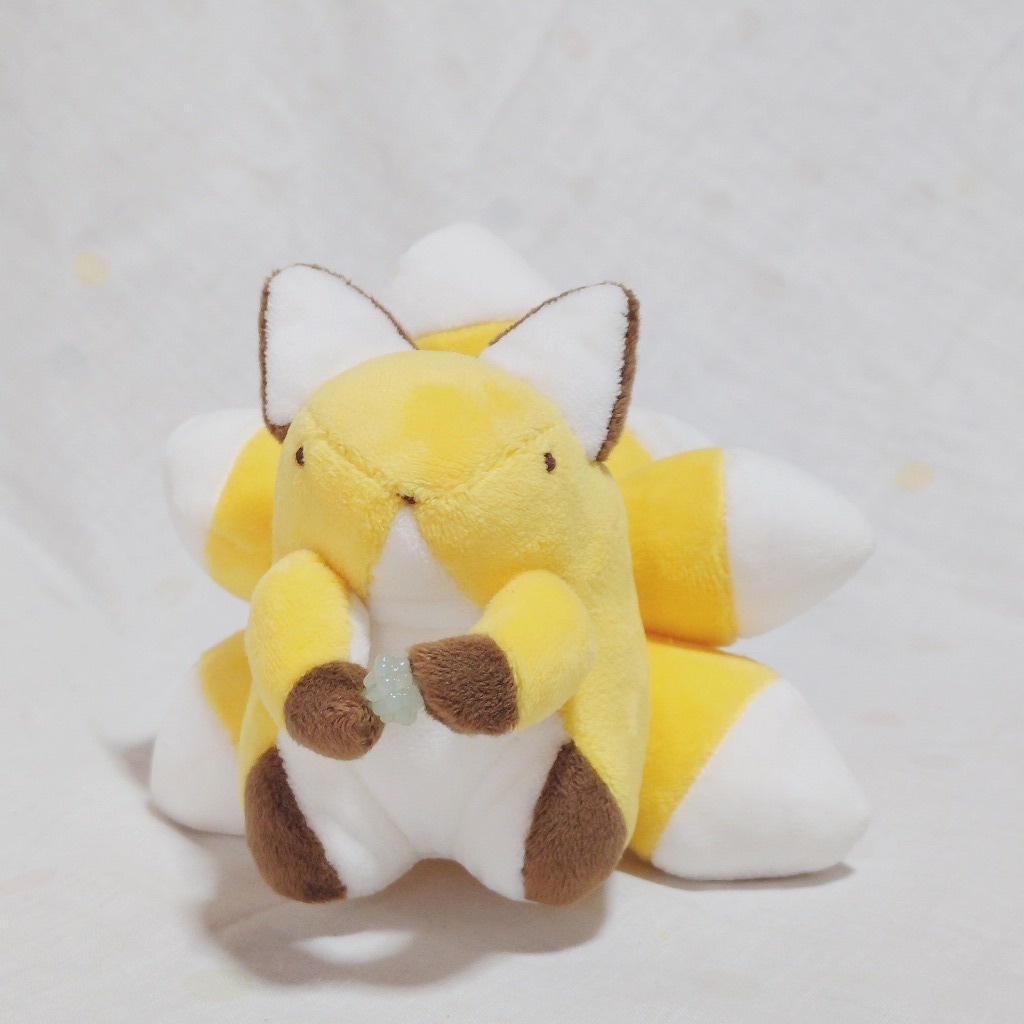 九尾のキツネぬいぐるみ