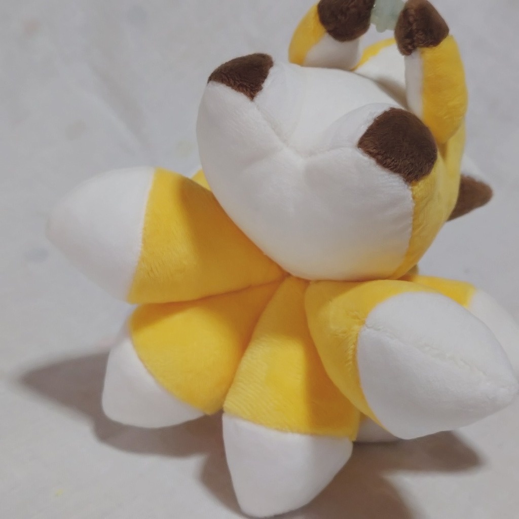 九尾のキツネぬいぐるみ