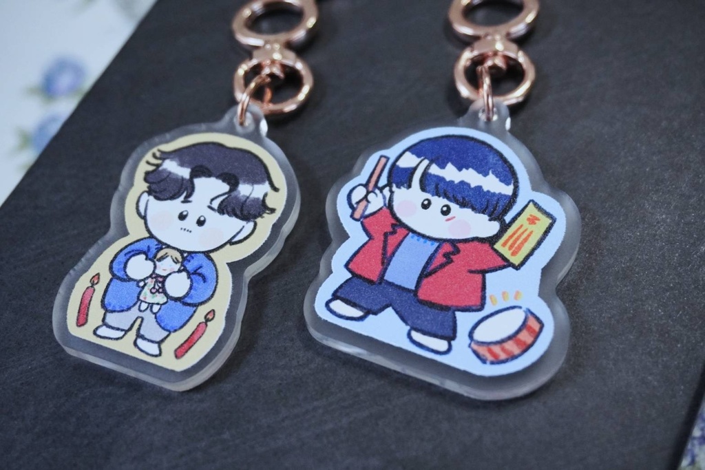 クローゼット　アクリルキーホルダー