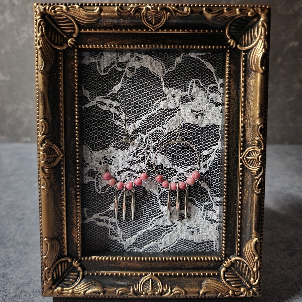 ダイヤのアミュレット風フープピアス