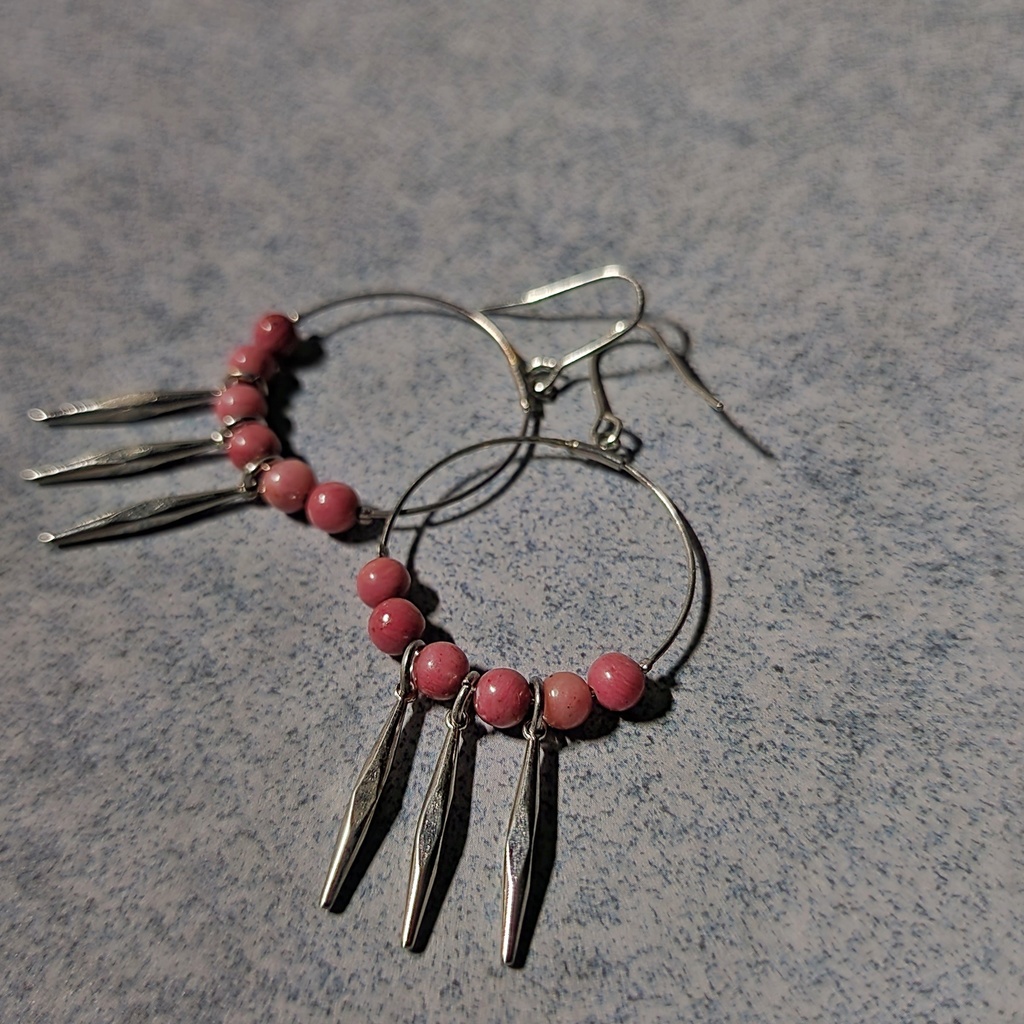 ダイヤのアミュレット風フープピアス