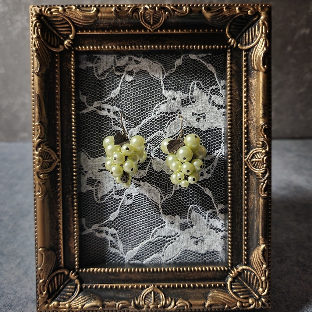 機械の葡萄のピアス