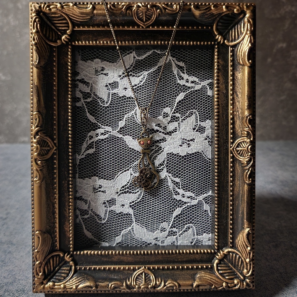 オパールアイの猫のネックレス