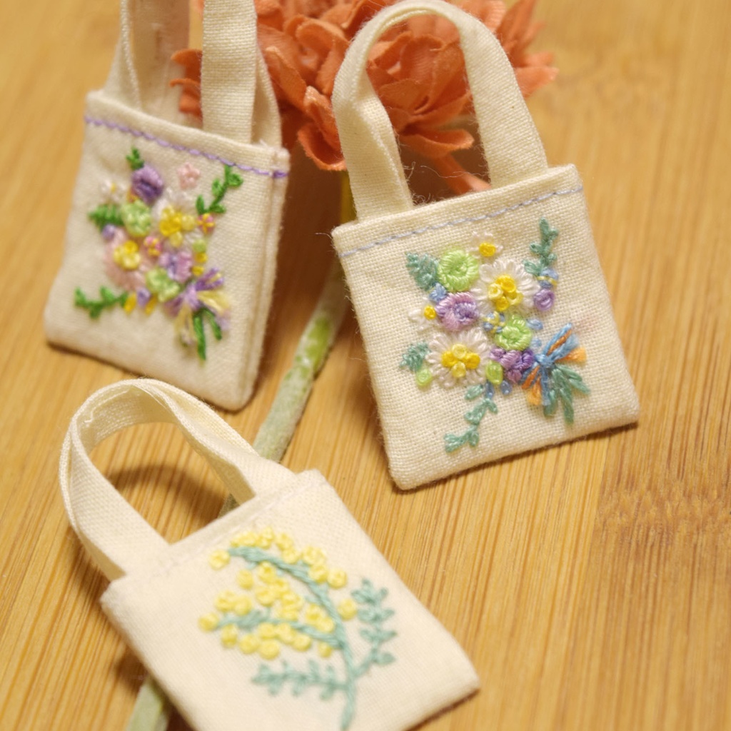 お花刺繍トートバッグ(ぬい用)