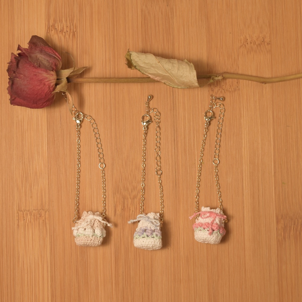 チューリップ編みポシェット