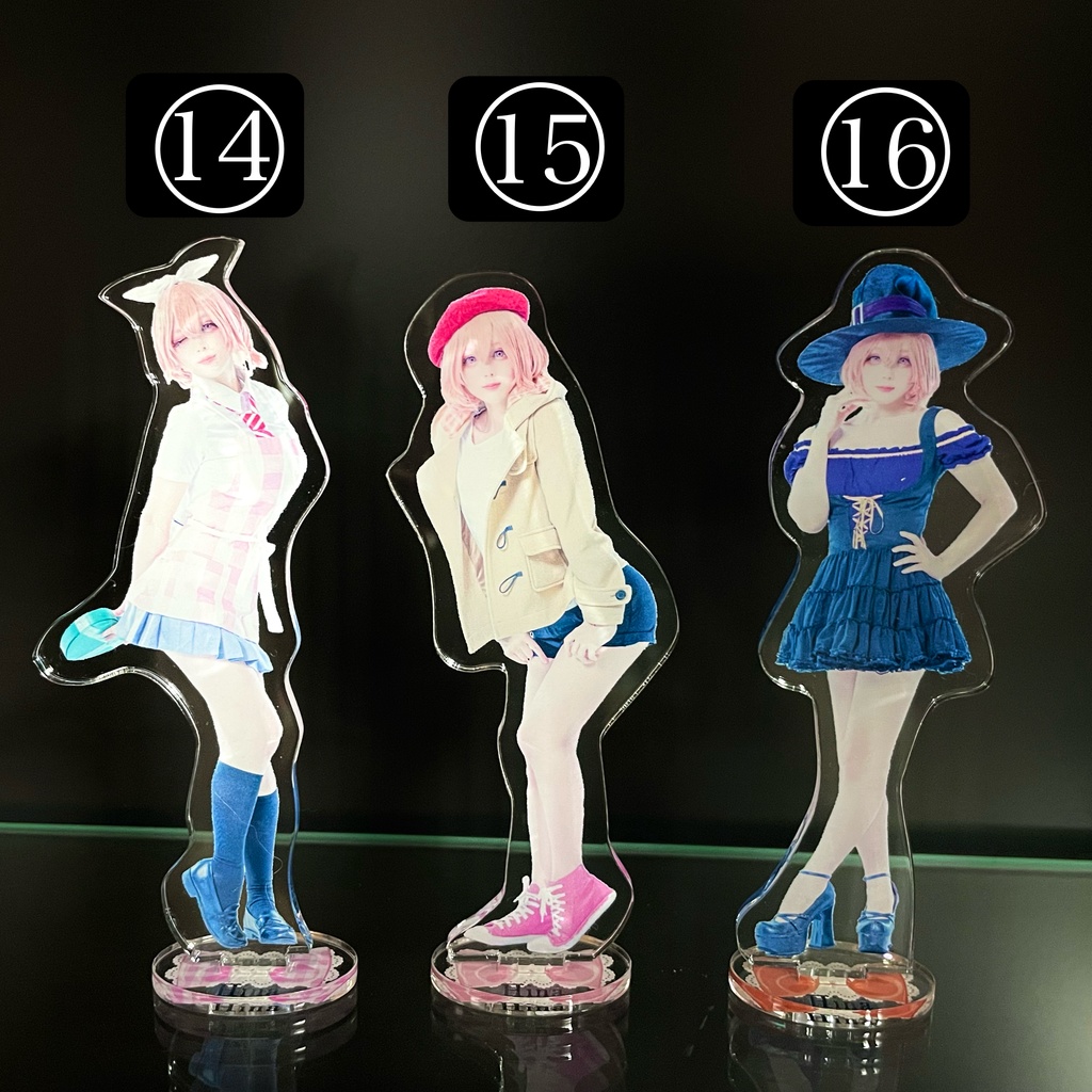 卍アクリルスタンド