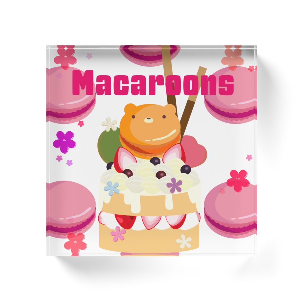 マカロンとクッキー・ポッキーでデコレーションしたイチゴケーキにお花をちりばめてみました