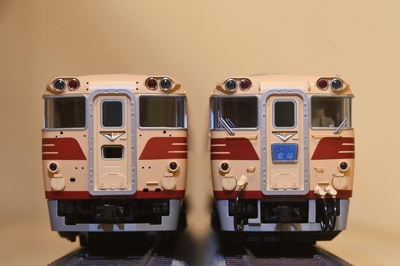 K社 HO キハ82スカート柱(ステップ有)3ヶ