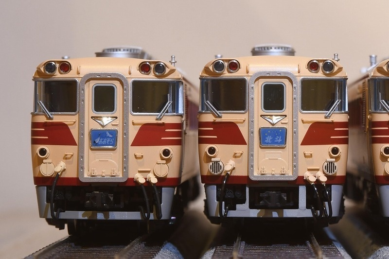 K社 HO キハ82スカート柱(ステップ無)3ヶ