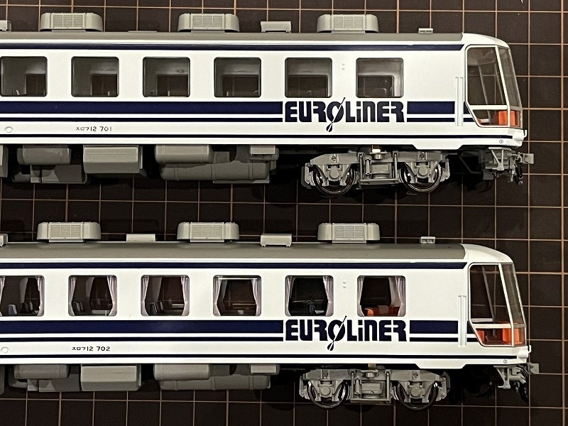 トラム社 HO ユーロライナー内装シール(登場時)とカーテン、枕カバーシール