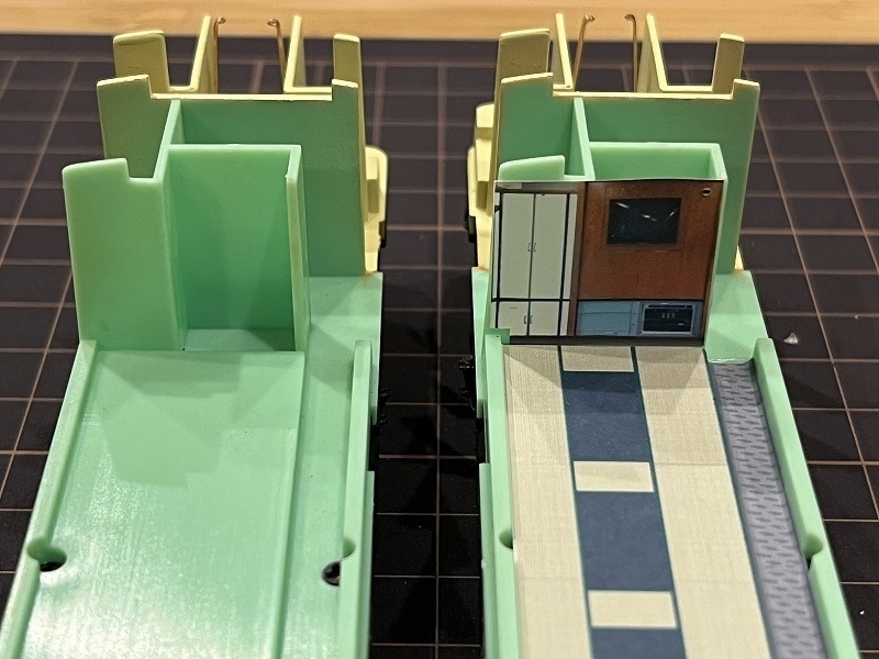 トラム社 HO やすらぎ室内シール、パーツ一式(一編成分)