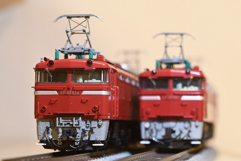 T社 HO EF81双頭スカート