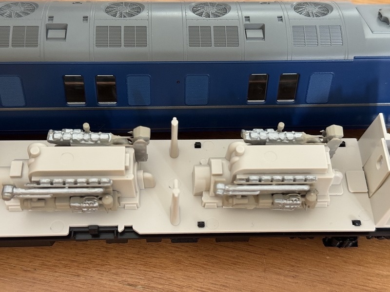 K社 HO カニ24-100向け発電エンジン(1両分)