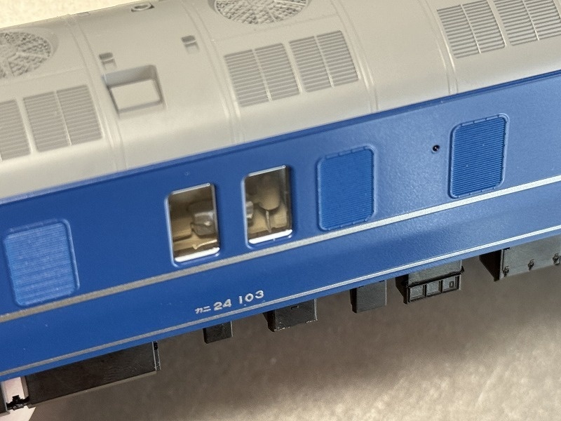 K社 HO カニ24-100向け発電エンジン(1両分)
