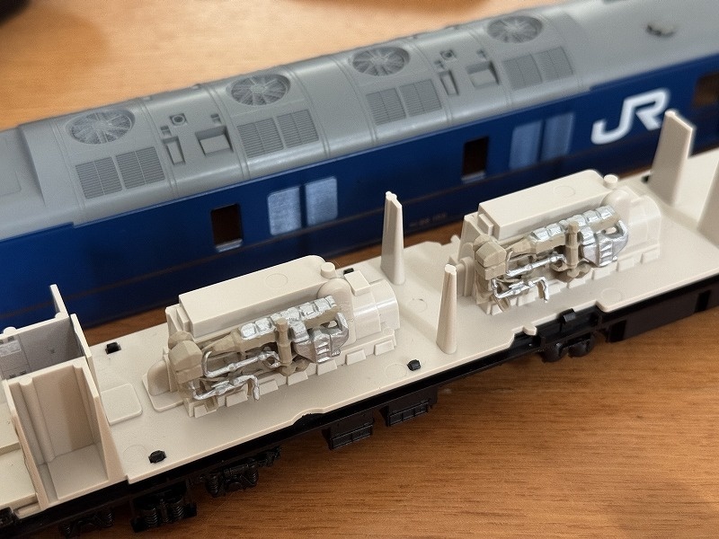 K社 HO カニ24-100向け発電エンジン(1両分)
