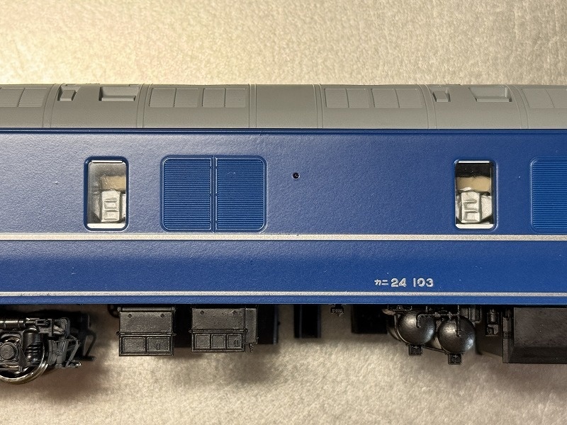 K社 HO カニ24-100向け発電エンジン(1両分)