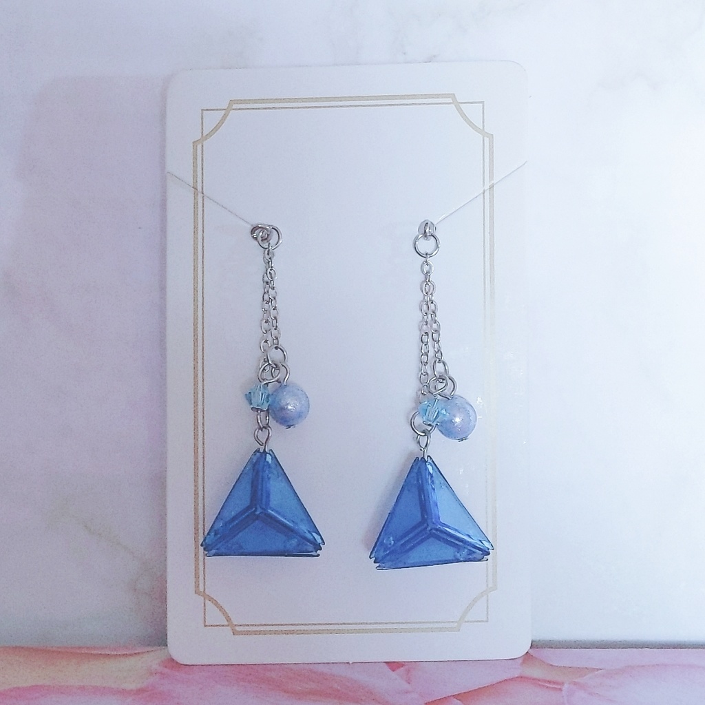 TRIANGLE EARRING