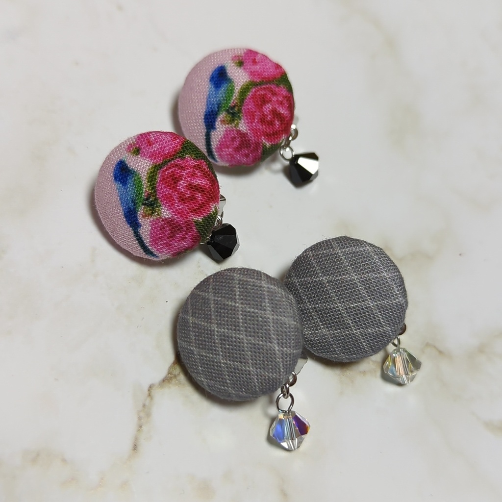 くるみボタンイヤリング