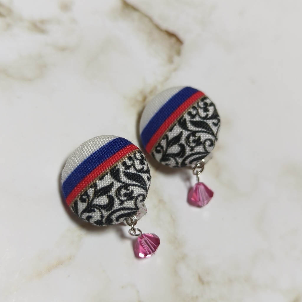 くるみボタンイヤリング