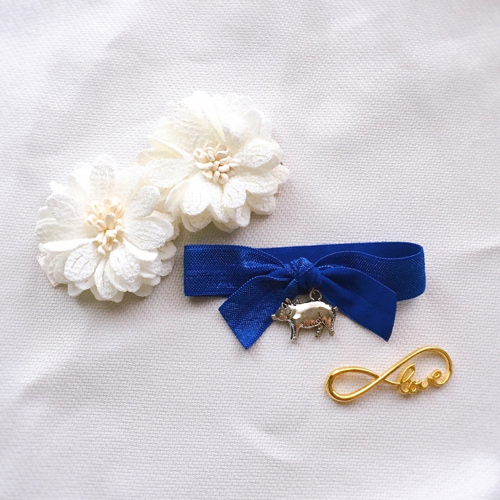 チャーム付きヘアタイ