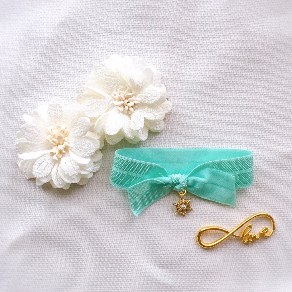 チャーム付きヘアタイ