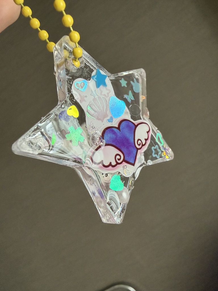 星型レジンキーホルダー うさぎ&翼ハート イエローボールチェーン付き