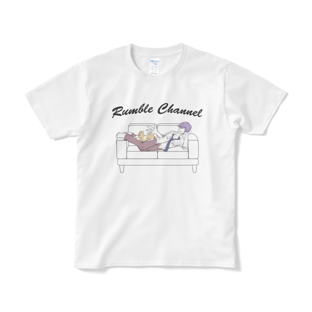 ソファでコーギーと Tシャツ白