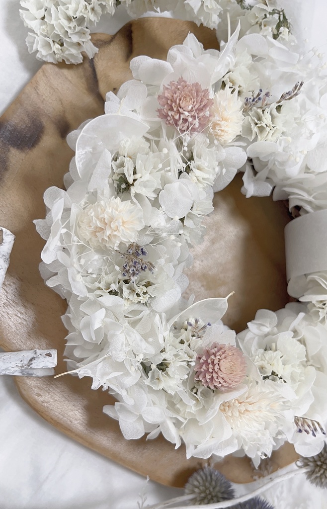 桃色千日紅と紫陽花のまんまるリース