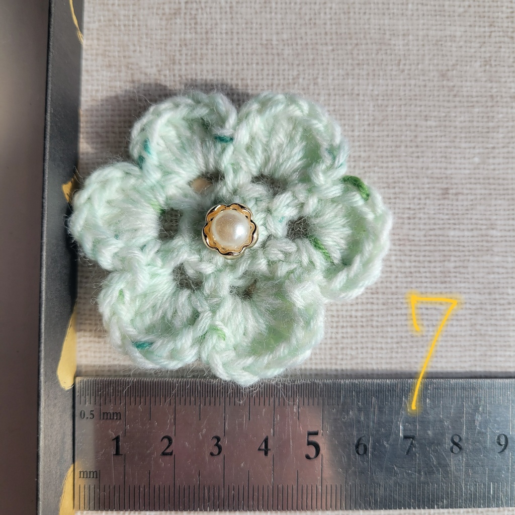 手編みのお花ヘアピン