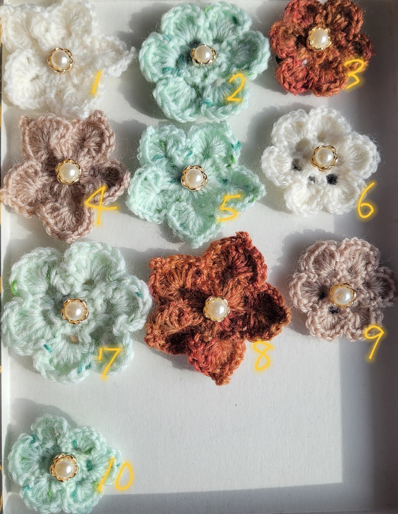 手編みのお花ヘアピン