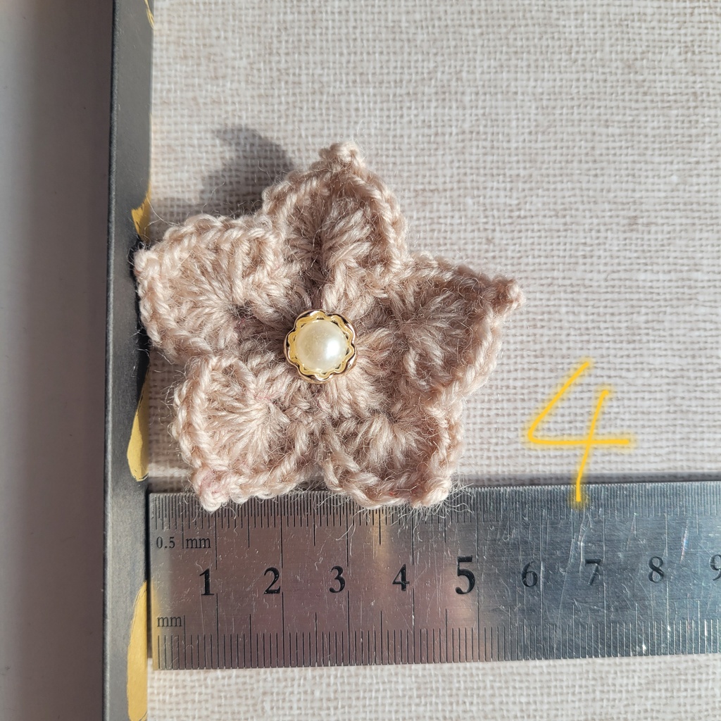 手編みのお花ヘアピン