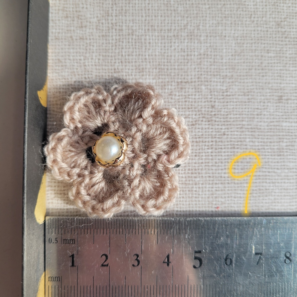 手編みのお花ヘアピン