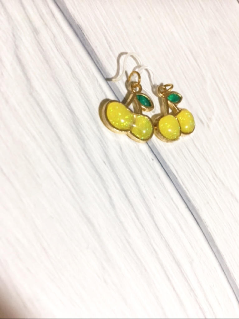 サクランボピアス