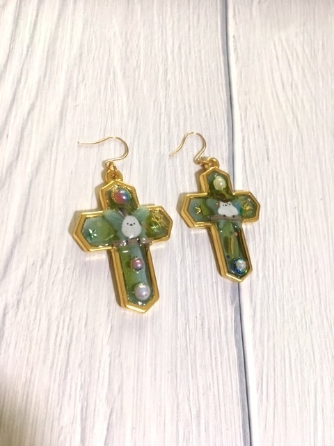 シマエナガ十字架ピアス