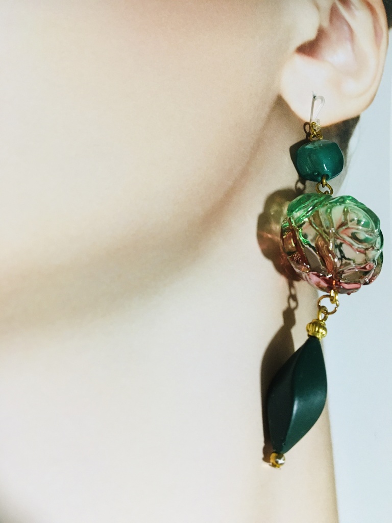 手染め苺柄ピアス