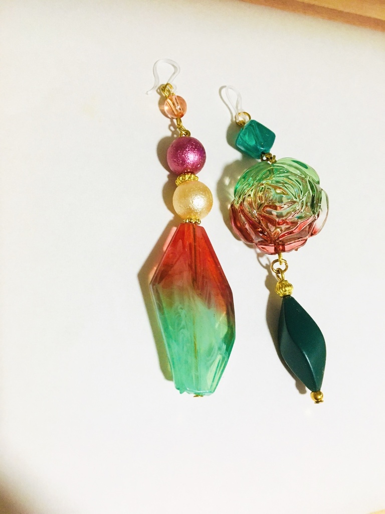 手染め苺柄ピアス